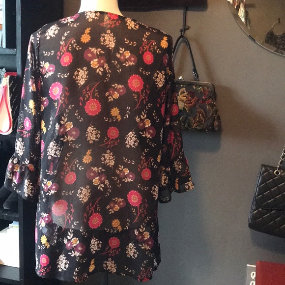 Floral Sheer Top - Picture 2 of 7
